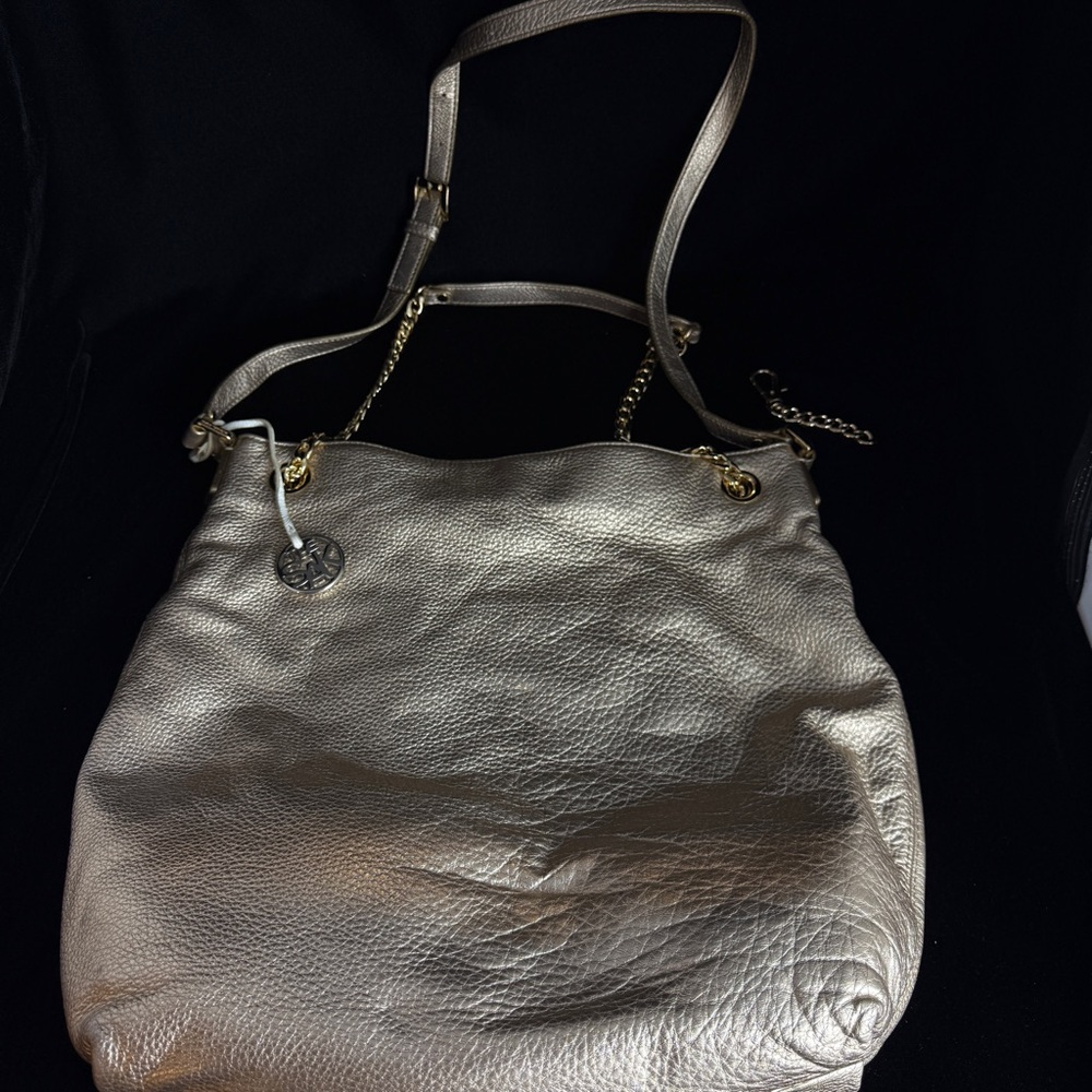 ✨ Michael Kors Astor Large Chain Shoulder Tote – Genuine Leather ✨